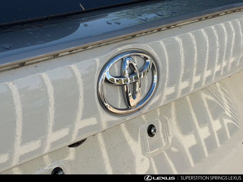 Used 2021 Toyota RAV4 Limited FWD image 9