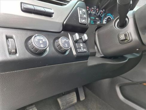 Used 2018 Chevrolet Tahoe Premier AWD/4WD image 16