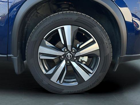 Used 2024 Nissan Rogue SL w/ SL Premium Package FWD image 32