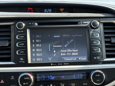 Used 2018 Toyota Highlander Limited Platinum AWD/4WD image 15