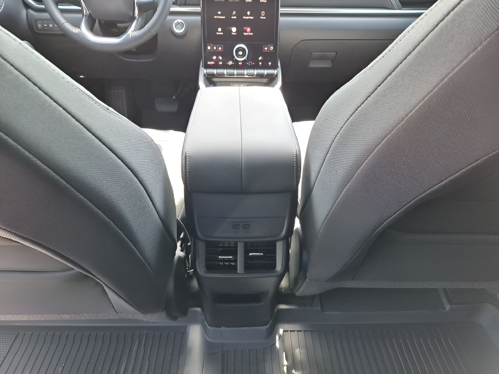 New 2027 GMC Terrain Elevation w/ LPO, Floor Liner Package FWD image 30