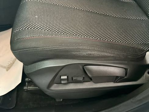 Used 2017 Chevrolet Equinox LS FWD image 18