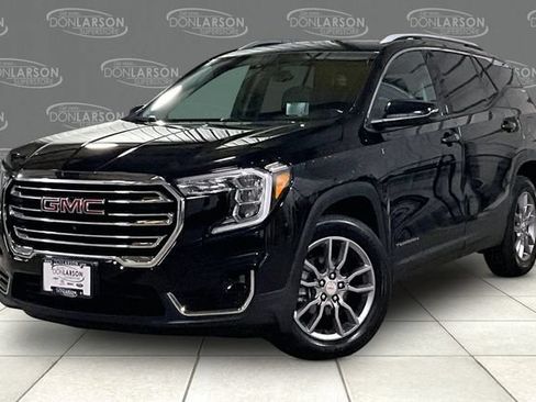 Used 2022 GMC Terrain SLT w/ Infotainment Package II AWD/4WD image 3