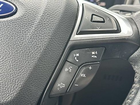 Used 2017 Ford Fusion SE AWD/4WD image 20