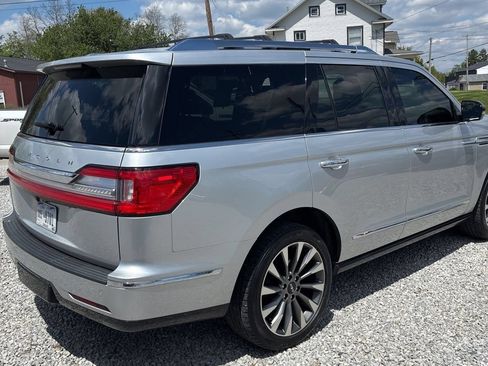 Used 2019 Lincoln Navigator Select AWD/4WD image 3