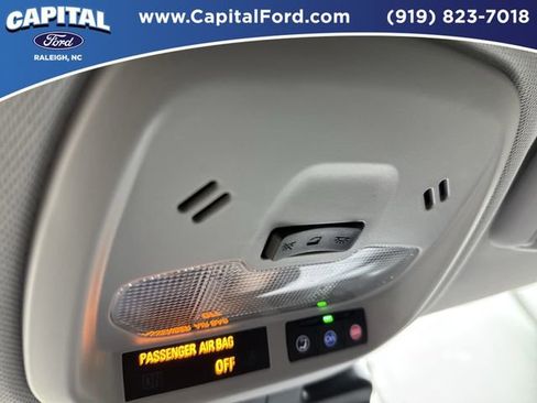 Used 2025 Chevrolet Trax LT w/ LT Convenience Package FWD image 32