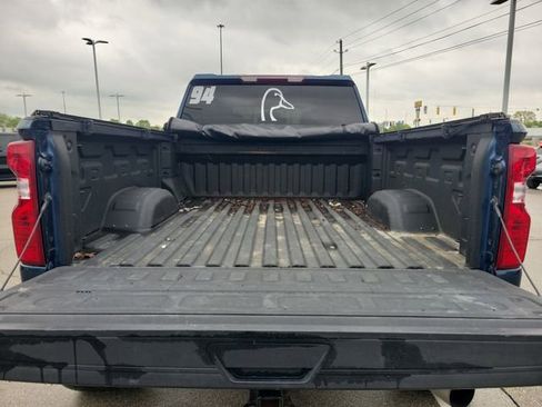 Used 2022 Chevrolet Silverado 2500 Custom w/ Custom Value Package AWD/4WD image 8