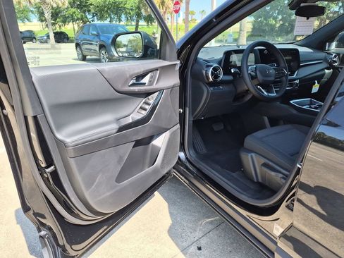 New 2026 Chevrolet Equinox LT w/ Midnight Edition FWD image 7