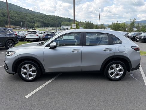 Used 2024 Honda HR-V LX image 2