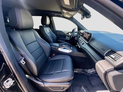 Used 2024 Mercedes-Benz GLS 450 4MATIC image 35