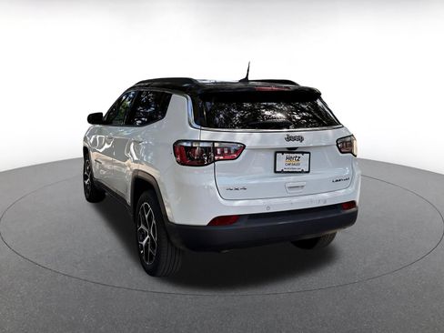 Used 2025 Jeep Compass Limited AWD/4WD image 5