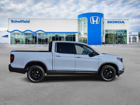 New 2026 Honda Ridgeline Black Edition image 2