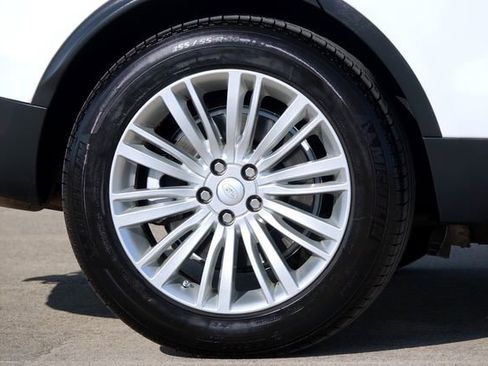 Used 2017 Land Rover Discovery HSE Luxury image 41