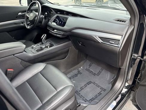 Used 2021 Cadillac XT4 Premium Luxury image 14