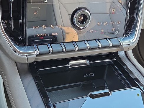 New 2026 GMC Yukon XL Denali w/ Sun & Power Step Package AWD/4WD image 21
