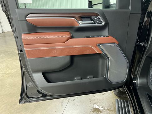 New 2026 GMC Sierra 2500 Denali Ultimate w/ LPO, Black Badging Package AWD/4WD image 14