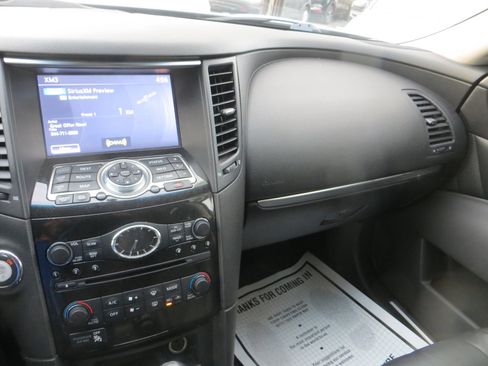 Used 2017 INFINITI QX70 Base AWD w/ Premium Package image 19