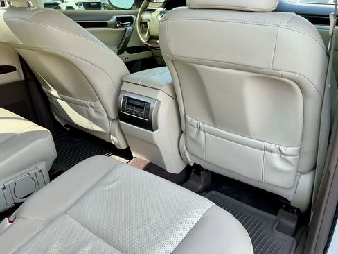 Used 2017 Lexus GX 460 Premium image 28