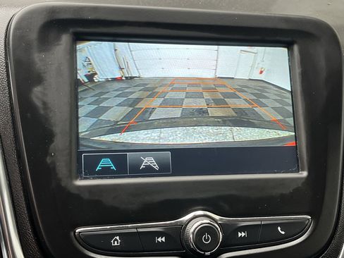 Used 2018 Chevrolet Equinox LS image 5