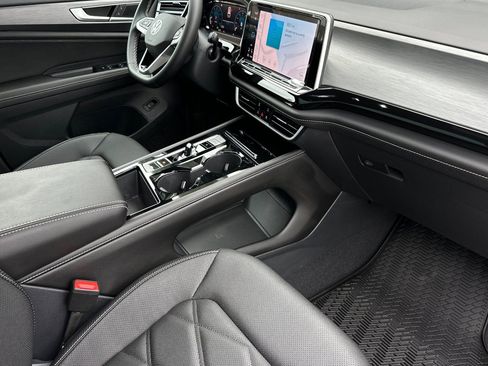 New 2026 Volkswagen Atlas Cross Sport SE FWD image 14