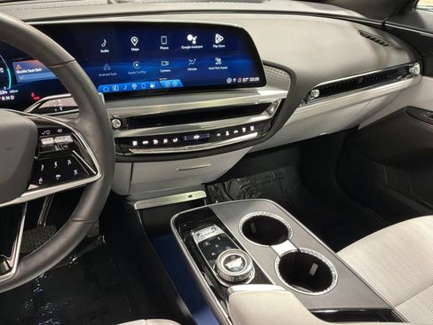 Used 2024 Cadillac Lyriq Sport AWD/4WD image 9
