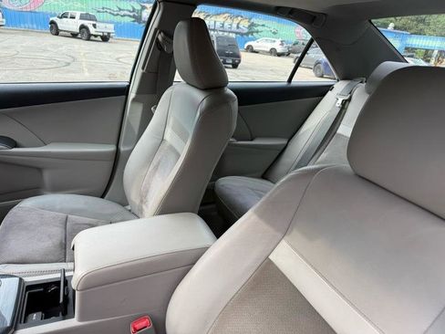 Used 2012 Toyota Camry XLE w/ Leather Pkg FWD image 21