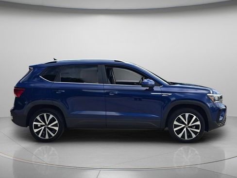 Certified 2023 Volkswagen Taos SE w/ Panoramic Sunroof Package FWD image 7