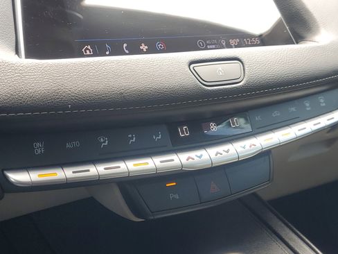 Used 2023 Cadillac XT4 Luxury image 32