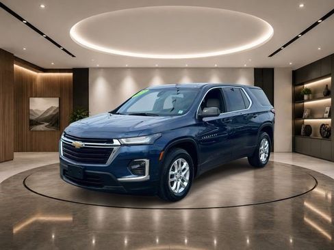 Certified 2023 Chevrolet Traverse LS FWD image 2