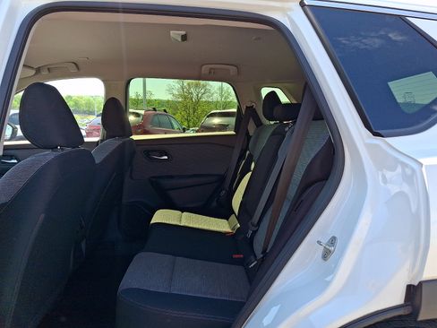Used 2023 Nissan Rogue SV AWD/4WD image 11