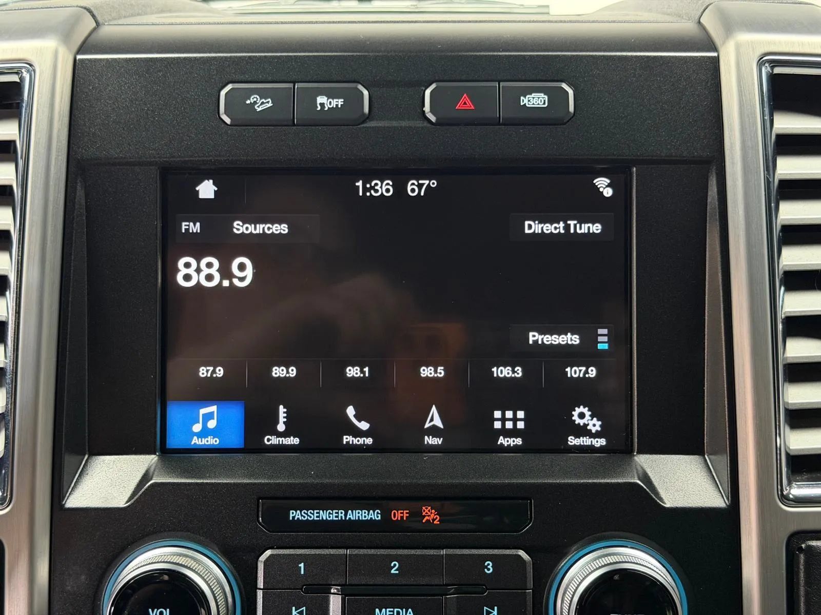 Used 2016 Ford F150 Platinum w/ Equipment Group 701A Luxury AWD/4WD image 39