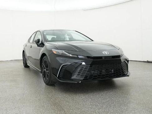 New 2026 Toyota Camry SE image 30