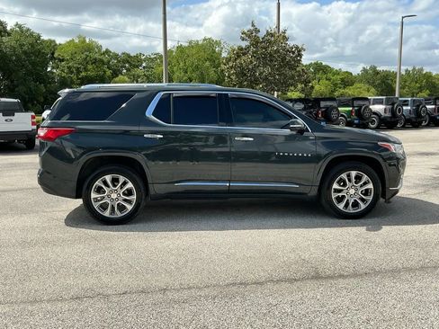 Used 2020 Chevrolet Traverse Premier FWD image 9