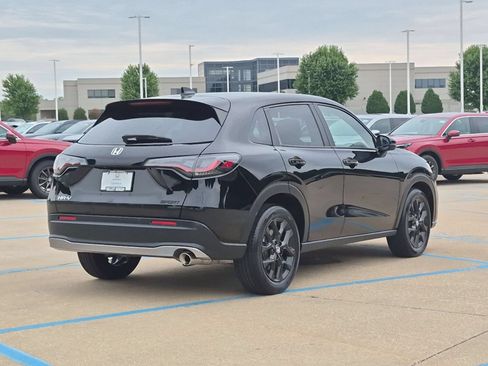 Certified 2025 Honda HR-V Sport image 7