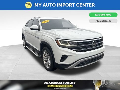 Used 2020 Volkswagen Atlas Cross Sport SE w/ Towing Package image 1