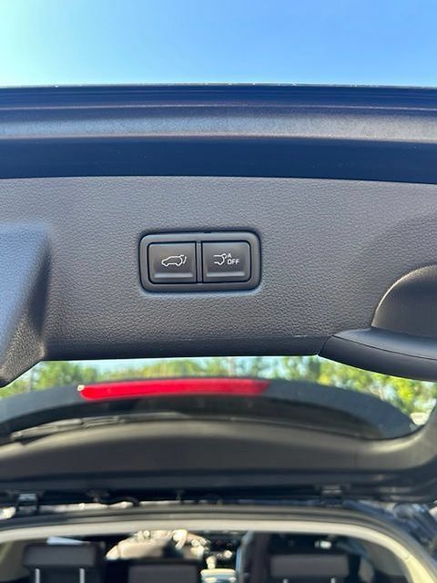 Certified 2024 Kia Carnival EX FWD image 17