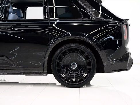 Used 2025 Rolls-Royce Cullinan AWD/4WD image 21