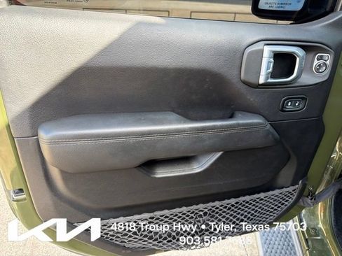 Used 2021 Jeep Wrangler Unlimited Sahara AWD/4WD image 14