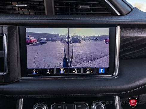 Used 2021 GMC Yukon XL Denali w/ Denali Premium Package image 40