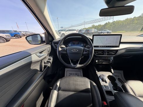 Used 2024 Ford Escape Platinum AWD/4WD image 23