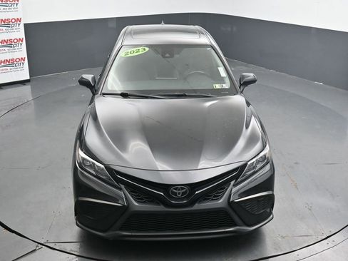 Used 2023 Toyota Camry SE w/ Cold Weather Package FWD image 11