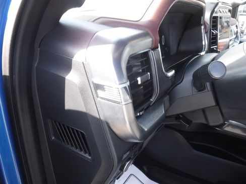 Used 2021 Ford F150 Lariat w/ Max Trailer Tow Package image 17