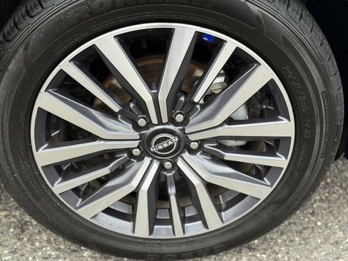 Used 2024 Nissan Kicks SR image 9