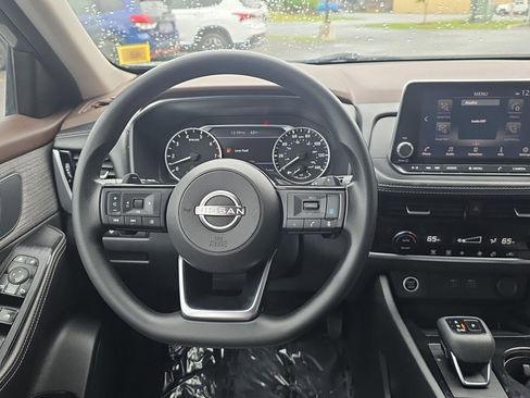 Used 2022 Nissan Rogue SV AWD/4WD image 15