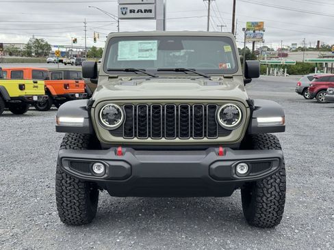 New 2025 Jeep Wrangler Unlimited Rubicon w/ Convenience Group AWD/4WD image 23