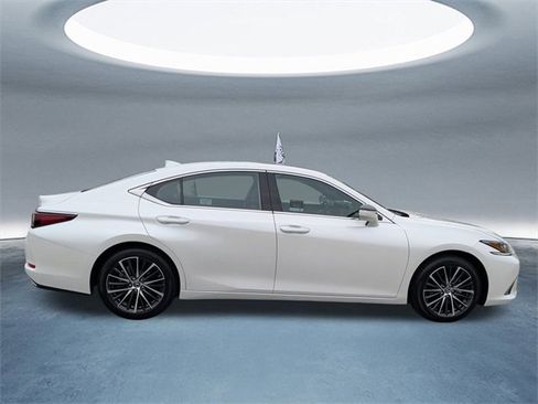 Certified 2025 Lexus ES 350 w/ Premium Package image 3