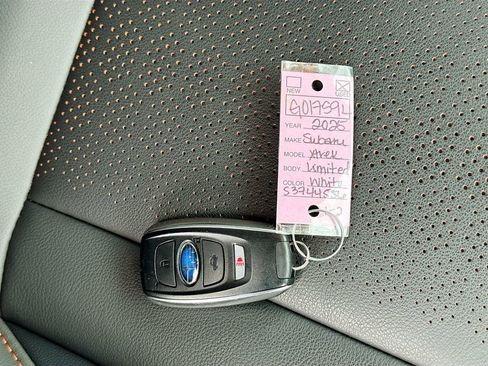 Certified 2025 Subaru Crosstrek 2.5i Limited w/ Crosstrek Mirror Package image 39