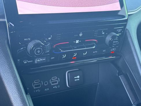 Used 2024 Jeep Grand Cherokee L Limited w/ Black Appearance Package AWD/4WD image 32