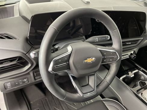 New 2025 Chevrolet Silverado EV LT image 22