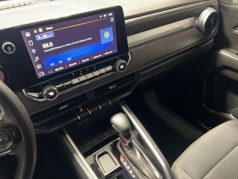 Used 2024 Chevrolet Colorado LT w/ LT Convenience Package image 26